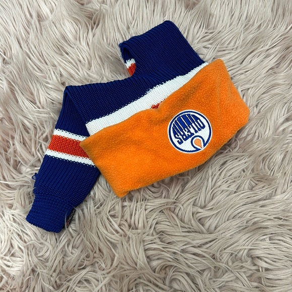 Oilers Hockey Sockey - Picture 1 of 7